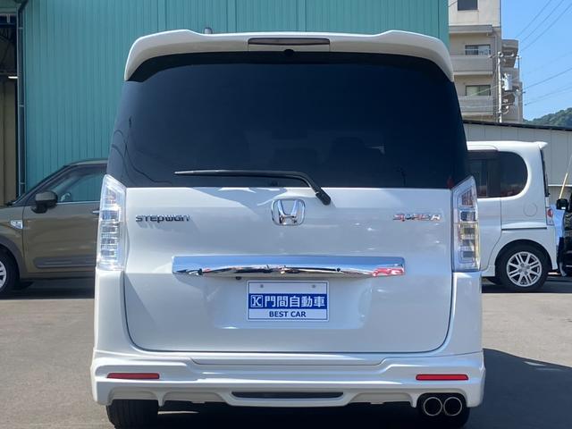 ステップワゴンスパーダ Ｚ　インターナビセレクション　無限フルエアロ　無限足回り　純正ナビ・ＴＶ　フリップダウンモニター　両側パワースライドドア　ＥＴＣ　純正１６インチアルミホイール　スマートキー　バックカメラ　タイヤ新品（6枚目）