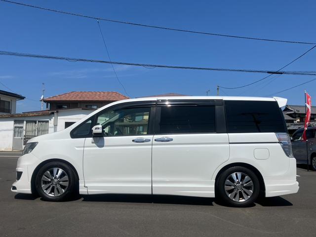 ステップワゴンスパーダ Ｚ　インターナビセレクション　無限フルエアロ　無限足回り　純正ナビ・ＴＶ　フリップダウンモニター　両側パワースライドドア　ＥＴＣ　純正１６インチアルミホイール　スマートキー　バックカメラ　タイヤ新品（8枚目）