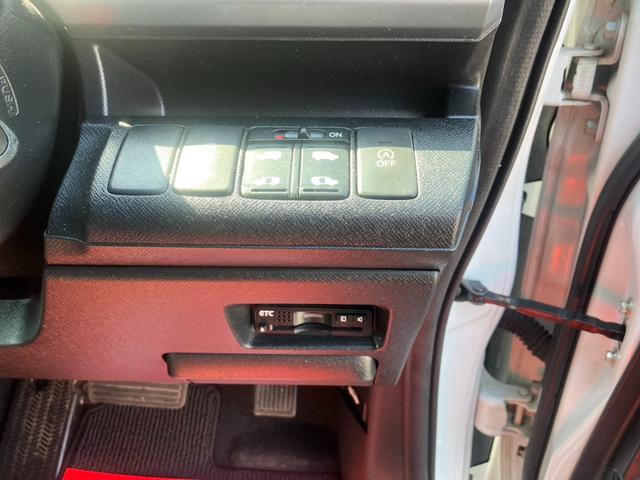 ステップワゴンスパーダ Ｚ　インターナビセレクション　無限フルエアロ　無限足回り　純正ナビ・ＴＶ　フリップダウンモニター　両側パワースライドドア　ＥＴＣ　純正１６インチアルミホイール　スマートキー　バックカメラ　タイヤ新品（10枚目）