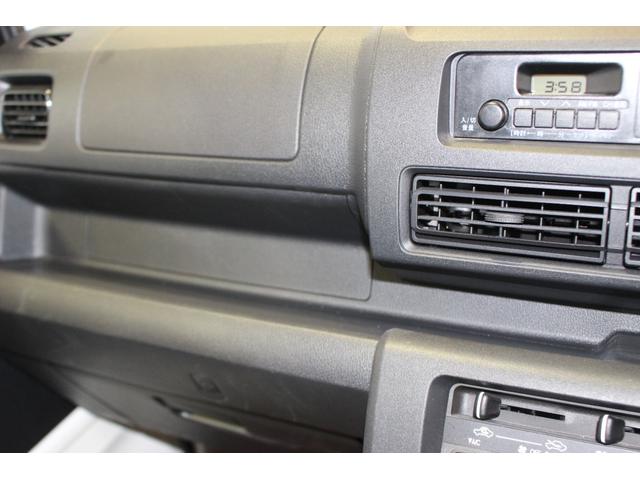 ハイゼットトラック スタンダード　コーナーセンサー　ラジオ　板キー　オートライト　ドアバイザー　マニュアルエアコン　ハロゲンヘッドライト　アイドリングストップ（28枚目）
