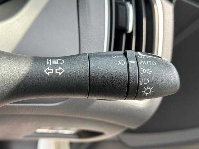 200GT-t ターボ車 コーティング済み 社外アルミ LEDヘッドランプ アイドリングストップ BluetoothAudio ETC バックカメラ 衝突安全ボディ スマートキー パワーシート 寒冷地仕様(32枚目)