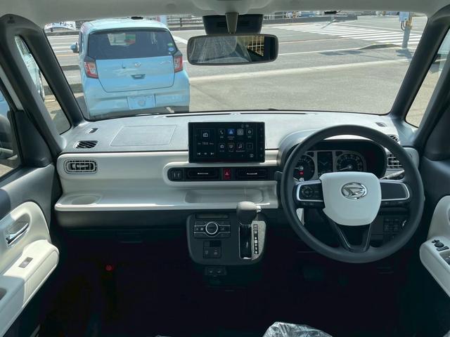 ムーヴキャンバス ストライプスＧ　届け出済未使用車　９インチディスプレイオーディオ　クリアランスソナー　レーンアシスト　バックカメラ　Ｂｌｕｅｔｏｏｔｈ接続　両側電動スライドドア　シートヒーター　オートライト　オートエアコン（3枚目）