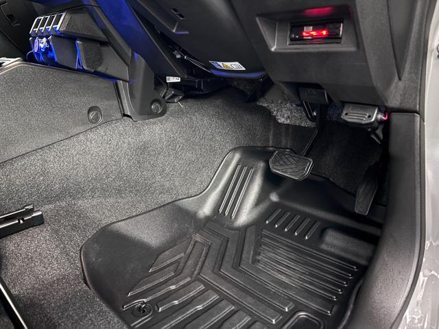 ジムニー ＸＣ　★社外８インチナビ（ＡＶＩＣ－ＲＬ８１２）★フルセグ★Ｂモニター★ＤＶＤ再生★シートカバー★ルーフキャリア★１インチリフトアップ★社外マフラー★スロットルコントローラー★サブコンピューター★（33枚目）