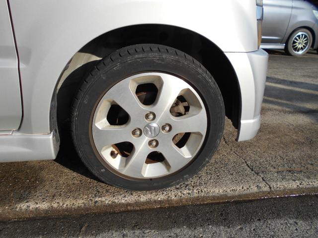 純正１４インチアルミとなっております。