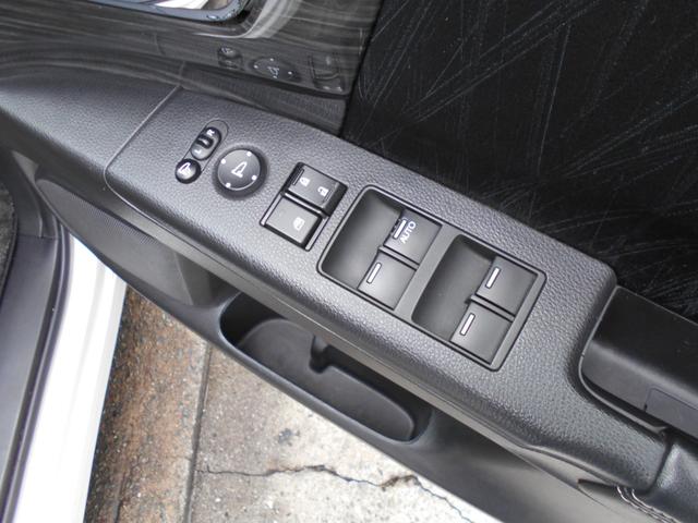 オデッセイ アブソルート　両側電動スライドドア　アルパイン９インチナビＴＶ　フルセグ　ＤＶＤ再生　Ｂｌｕｅｔｏｏｔｈ対応　ＥＴＣ　バックモニター　ＴＥＩＮ車高調　純正１８インチアルミ　ＬＥＤヘッドライト　衝突軽減ブレーキ（25枚目）