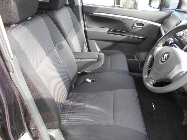 前席シート破れ等無く綺麗な状態です！！