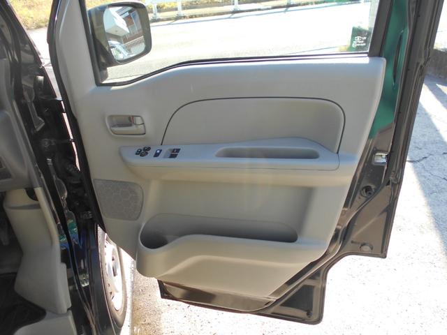 エブリイ ＰＣリミテッド　ハイルーフ　キーレス　純正ＣＤコンポ　ＥＴＣ　プライバシーガラス　４ナンバー貨物　タイミングチェーン（19枚目）