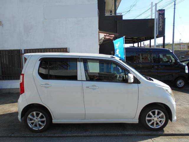 ワゴンR FXリミテッド ポータブルナビ 社外CDコンポ スマートキー オートエアコン ベンチシート 純正14インチアルミ プッシュスタート タイミングチェーン ユーザー買取車両(4枚目)