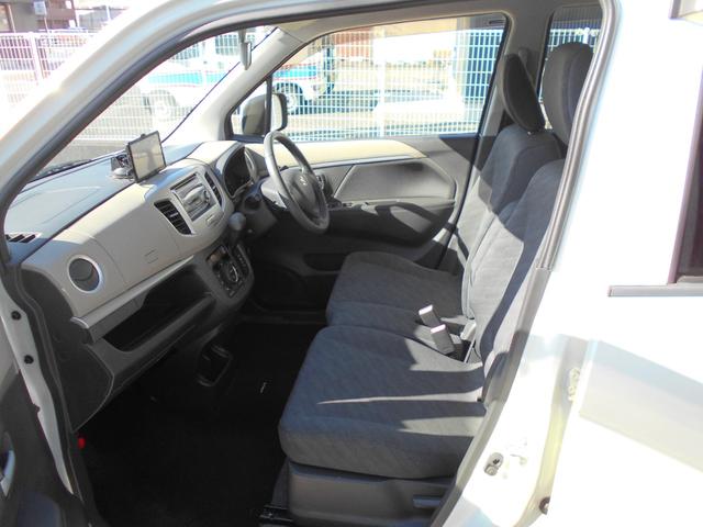 ワゴンR FXリミテッド ポータブルナビ 社外CDコンポ スマートキー オートエアコン ベンチシート 純正14インチアルミ プッシュスタート タイミングチェーン ユーザー買取車両(9枚目)