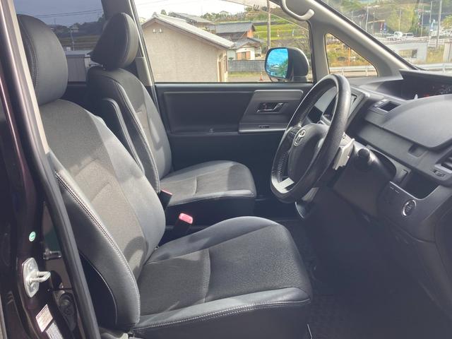 ヴォクシー ZS 煌Z 7人乗り 両側パワースライドドア ナビ バックモニターカメラ パドルシフト オートエアコン ドライブレコーダー スマートキー(19枚目)