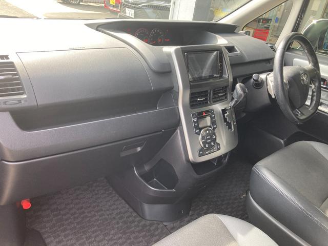 ヴォクシー ZS 煌Z 7人乗り 両側パワースライドドア ナビ バックモニターカメラ パドルシフト オートエアコン ドライブレコーダー スマートキー(24枚目)