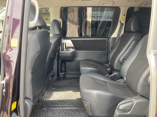 ヴォクシー ZS 煌Z 7人乗り 両側パワースライドドア ナビ バックモニターカメラ パドルシフト オートエアコン ドライブレコーダー スマートキー(26枚目)