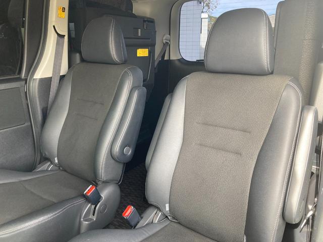 ヴォクシー ZS 煌Z 7人乗り 両側パワースライドドア ナビ バックモニターカメラ パドルシフト オートエアコン ドライブレコーダー スマートキー(27枚目)