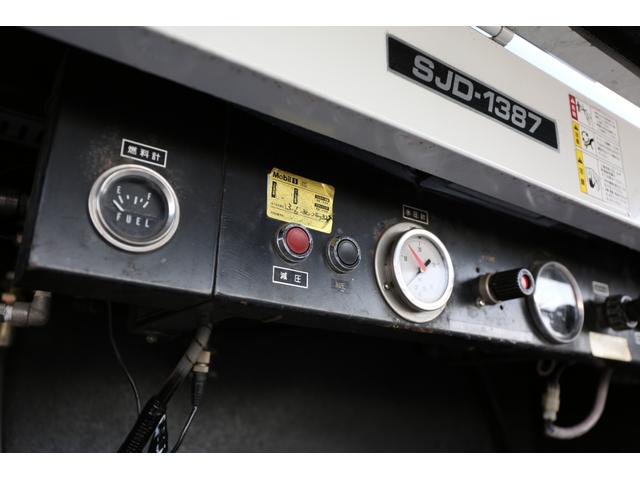 　４００Ｋｇ高圧洗浄車　シンショーパワージェッター　サブエンジン式　車載型式ＰＪＢ－２Ａ２９Ｅ　性能型式ＳＪＤ－１３８７　圧力１２．５ＭＰａ　吸水量８７Ｌ／ｍｉｎ　タンク容量４００Ｌ　ＵＣ－ＦＢ７００Ａ(16枚目)