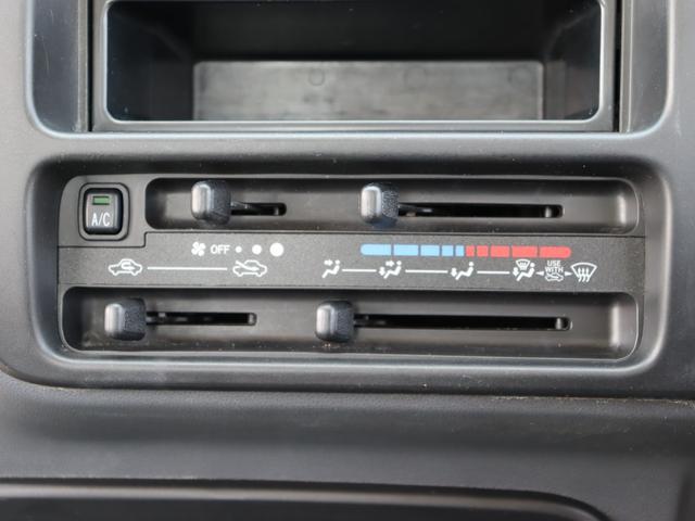サンバートラック ＴＢ　４ＷＤ・エアコン・パワーステアリング・ラジオ（ＡＭ／ＦＭ）・ヘッドライトレベライザー・運転席エアバック（10枚目）