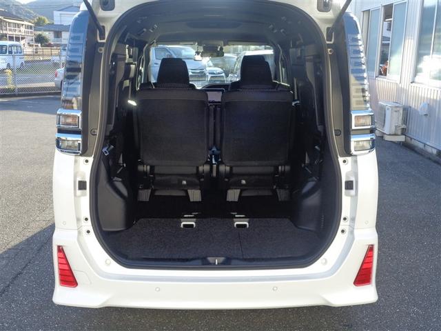 ヴォクシー ハイブリッドZS 煌II フルセグ メモリーナビ DVD再生 ミュージックプレイヤー接続可 バックカメラ 衝突被害軽減システム ETC ドラレコ 両側電動スライド LEDヘッドランプ 乗車定員7人 3列シート ワンオーナー(8枚目)