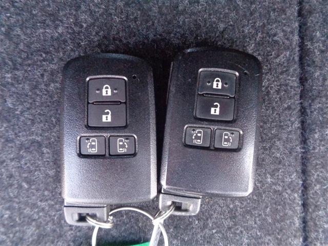 ヴォクシー ハイブリッドZS 煌II フルセグ メモリーナビ DVD再生 ミュージックプレイヤー接続可 バックカメラ 衝突被害軽減システム ETC ドラレコ 両側電動スライド LEDヘッドランプ 乗車定員7人 3列シート ワンオーナー(28枚目)