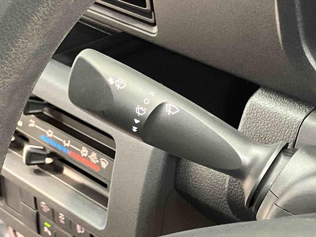 ハイゼットトラック スタンダード　ＣＤチューナー　衝突被害軽減システム　クリアランスソナー　オートライト　オートハイビーム（13枚目）