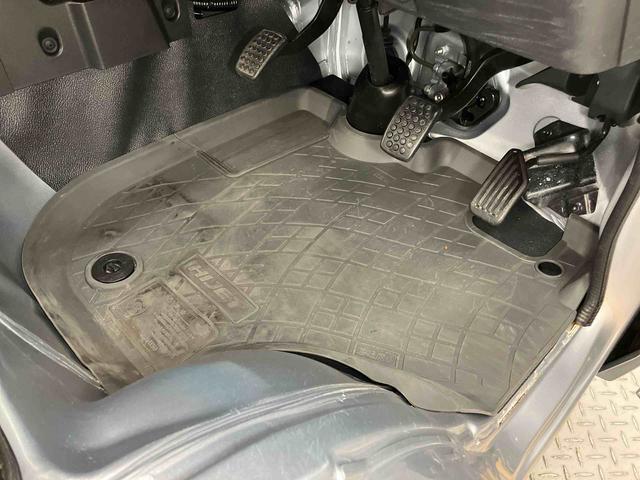 ハイゼットトラック スタンダードSAIIIt 4WD CDチューナー 衝突被害軽減システム LEDヘッドライト(18枚目)