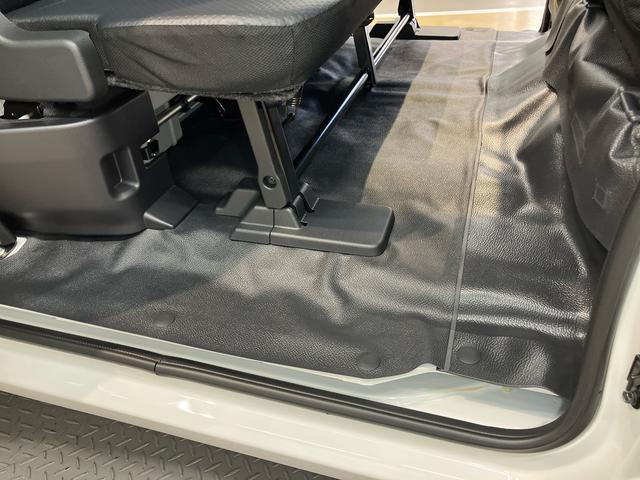 ハイゼットカーゴ スペシャル　衝突被害軽減システム　左右スライドドア　クリアランスソナー　オートライト　オートハイビーム（20枚目）