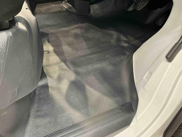 ハイゼットカーゴ ＤＸ　４ＷＤ　衝突被害軽減システム　左右スライドドア　クリアランスソナー　オートライト　オートハイビーム（19枚目）