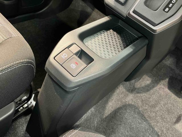 タフト Ｇ　クロムベンチャー　後方カメラ　キーフリー　前席シートヒーター　衝突被害軽減システム　クリアランスソナー　ＬＥＤヘッドライト　オートライト　オートハイビーム（11枚目）