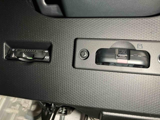 タント カスタムＸスタイルセレクション　９インチナビ　ドラレコ　後方カメラ　ＵＳＢ入力端子　Ｂｌｕｅｔｏｏｔｈ接続　ＥＴＣ　前席シートヒーター　衝突被害軽減システム　左右電動スライドドア　クリアランスソナー　ＬＥＤヘッドライト　オートライト（33枚目）