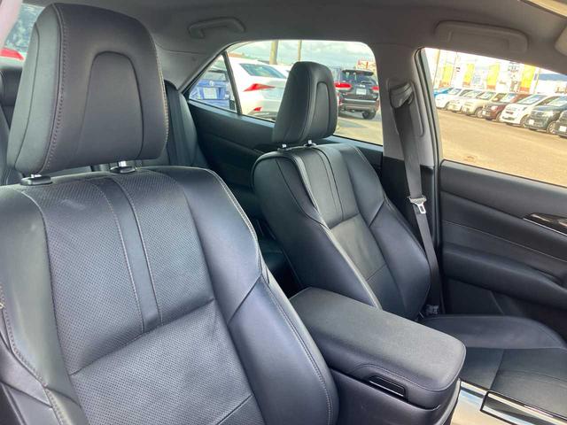 クラウンハイブリッド アスリートS レザーシート/純正HDDナビ/フルセグ/Bluetoothオーディオ/DVD・CD/バックカメラ/シートエアコン/スマートキー2個/純正17インチAW/取扱説明書/ナビ取扱説明書(15枚目)