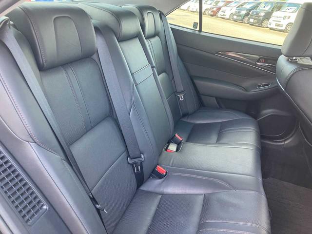 クラウンハイブリッド アスリートS レザーシート/純正HDDナビ/フルセグ/Bluetoothオーディオ/DVD・CD/バックカメラ/シートエアコン/スマートキー2個/純正17インチAW/取扱説明書/ナビ取扱説明書(19枚目)