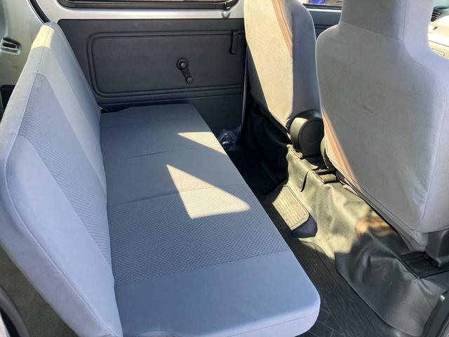 ハイゼットカーゴ ＤＸ　社外１２インチＡＷ／両側スライドドア／ＰＳ・ＰＷ・ＡＣ／ＣＤ再生／ＡＭ・ＦＭ再生／純正フロアマット・ドアバイザー（15枚目）