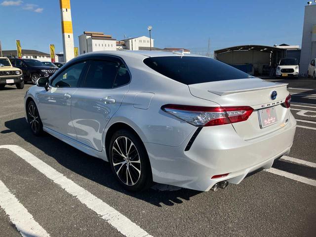 カムリ WSレザーパッケージ ワンオーナー/レザーシート/トヨタセーフティセンス/純正メモリナビ/Bluetoothオーディオ/フルセグ/DVD・CD/ETC/純正18インチAW/取扱説明書/ナビ取扱説明書/キロクボ(3枚目)