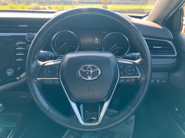 カムリ WSレザーパッケージ ワンオーナー/レザーシート/トヨタセーフティセンス/純正メモリナビ/Bluetoothオーディオ/フルセグ/DVD・CD/ETC/純正18インチAW/取扱説明書/ナビ取扱説明書/キロクボ(5枚目)