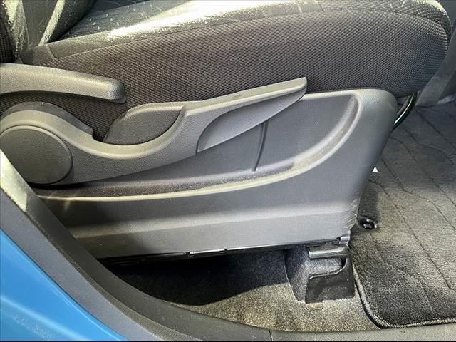 カスタムG 衝突軽減ブレーキ 両側電動スライドドア LEDヘッドライト フォグ コーナーセンサー オートハイビーム 車線逸脱警報 オートライト スマートキー プッシュスタート 純正AW リアロールサンシェード(32枚目)