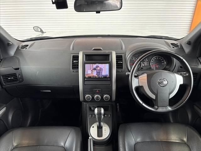 エクストレイル ２０Ｘ　後期　禁煙車　４ＷＤ　ナビ　地デジ　防水シート　Ｂモニター　ＤＶＤ　シートヒーター　革巻ステア　スマキー　シートリフター　ＨＩＤ　フォグ　Ａライト　ドラレコ　ＥＴＣ　マットバイザー　純正１７インチＡＷ（2枚目）