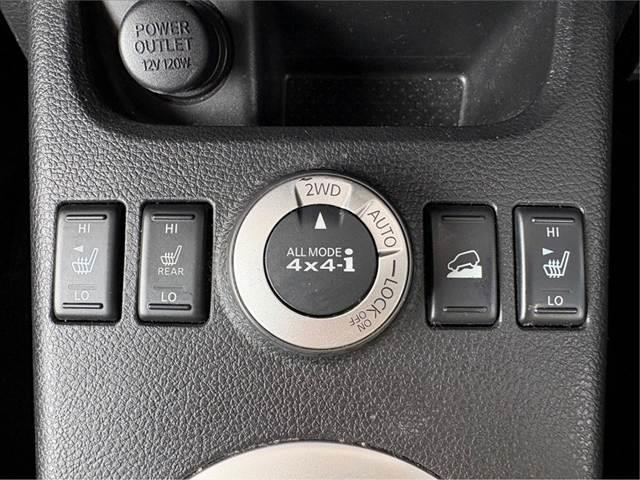 エクストレイル ２０Ｘ　後期　禁煙車　４ＷＤ　ナビ　地デジ　防水シート　Ｂモニター　ＤＶＤ　シートヒーター　革巻ステア　スマキー　シートリフター　ＨＩＤ　フォグ　Ａライト　ドラレコ　ＥＴＣ　マットバイザー　純正１７インチＡＷ（4枚目）