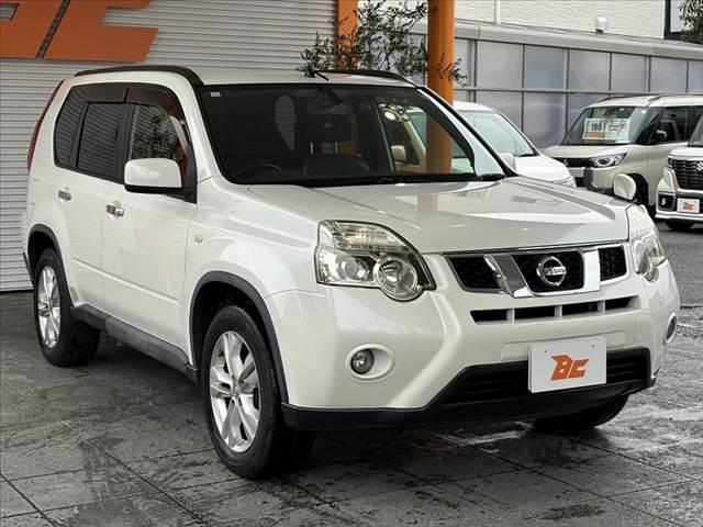 エクストレイル ２０Ｘ　後期　禁煙車　４ＷＤ　ナビ　地デジ　防水シート　Ｂモニター　ＤＶＤ　シートヒーター　革巻ステア　スマキー　シートリフター　ＨＩＤ　フォグ　Ａライト　ドラレコ　ＥＴＣ　マットバイザー　純正１７インチＡＷ（10枚目）