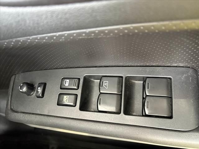 エクストレイル ２０Ｘ　後期　禁煙車　４ＷＤ　ナビ　地デジ　防水シート　Ｂモニター　ＤＶＤ　シートヒーター　革巻ステア　スマキー　シートリフター　ＨＩＤ　フォグ　Ａライト　ドラレコ　ＥＴＣ　マットバイザー　純正１７インチＡＷ（27枚目）