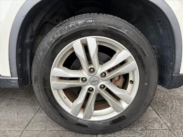 エクストレイル ２０Ｘ　後期　禁煙車　４ＷＤ　ナビ　地デジ　防水シート　Ｂモニター　ＤＶＤ　シートヒーター　革巻ステア　スマキー　シートリフター　ＨＩＤ　フォグ　Ａライト　ドラレコ　ＥＴＣ　マットバイザー　純正１７インチＡＷ（41枚目）