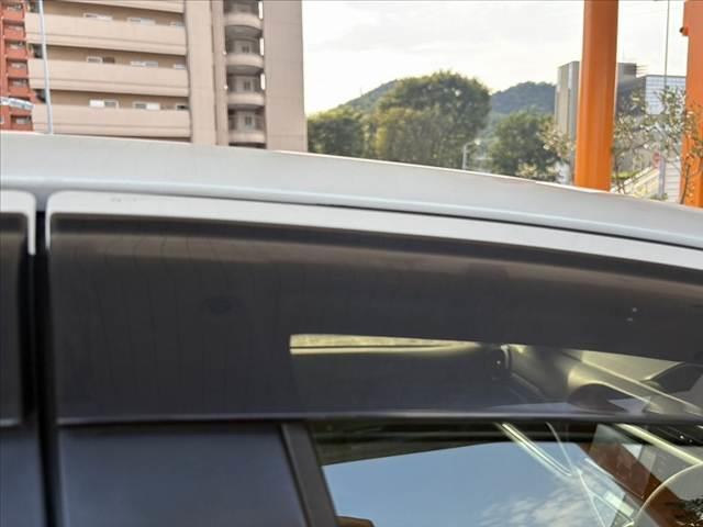 アクア Sスタイルブラック 中期 ナビ 地デジ バックカメラ セーフティセンスC Pスタート スマートキー 横滑り防止 衝突防止 車線逸脱 オートライト ヘッドライトレベライザー SRSエアバッグ マットバイザー(37枚目)