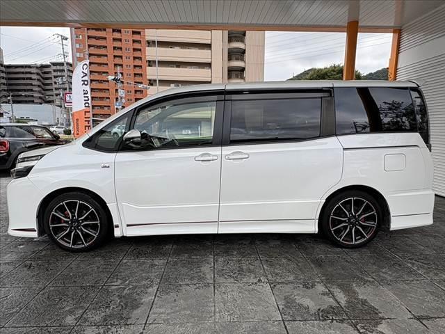 ヴォクシー ＺＳ　Ｇ’ｓ　禁煙車　９型ナビ　フリップダウン　両電スラ　フルセグ　Ｂカメラ　ＢＴ　ＥＴＣ　ＤＶＤ　Ａライト　Ａハイビーム　ＬＥＤ　Ａストップ　ハーフレザー　シートヒーター　リアスポイラー　電格ミラー　スマートキー（11枚目）