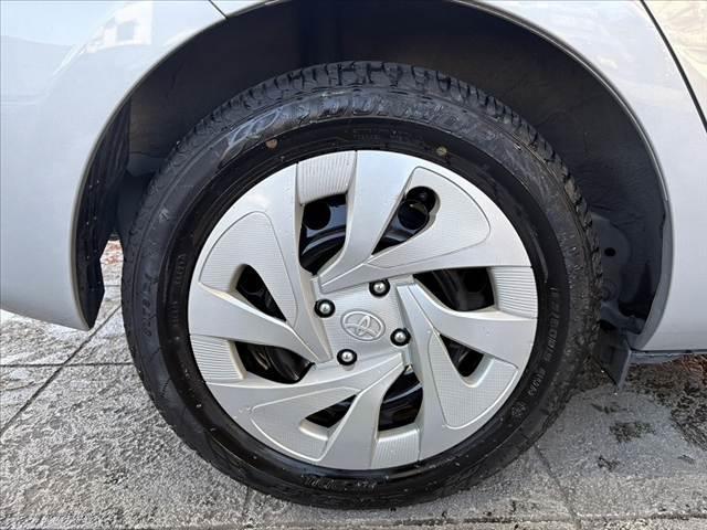 アクア Ｌ　車検整備付　後期　禁煙　社外ナビ　ＢＴ　スペアキー　ＡＡＣ　チルトステアリング　ヘッドライトレベライザー　ファブリックシート　ＳＲＳエアバッグ　バニティミラー　一体式ヘッドレスト　マット　バイザー（39枚目）