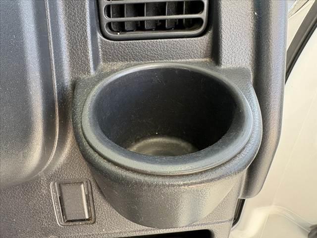 キャリイトラック KCエアコン・パワステ パワステ マニュアルエアコン 4WD 5MT 三方開荷台 みち板引掛式リアゲート ウレタン製ステア SRSエアバッグ レベライザー 12インチスチール ゴム荷台マット マット ソケット(23枚目)