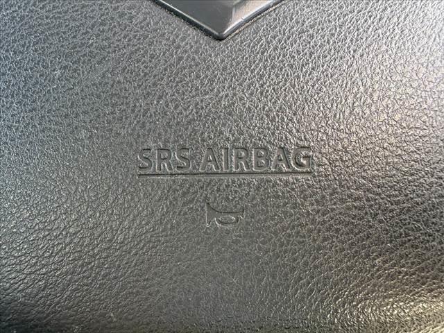 キャリイトラック KCエアコン・パワステ パワステ マニュアルエアコン 4WD 5MT 三方開荷台 みち板引掛式リアゲート ウレタン製ステア SRSエアバッグ レベライザー 12インチスチール ゴム荷台マット マット ソケット(25枚目)