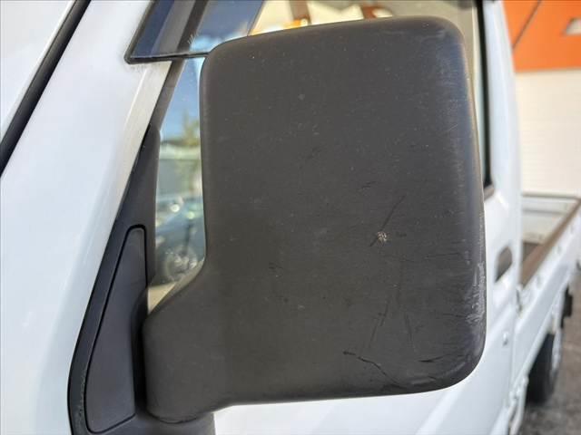 キャリイトラック KCエアコン・パワステ パワステ マニュアルエアコン 4WD 5MT 三方開荷台 みち板引掛式リアゲート ウレタン製ステア SRSエアバッグ レベライザー 12インチスチール ゴム荷台マット マット ソケット(30枚目)