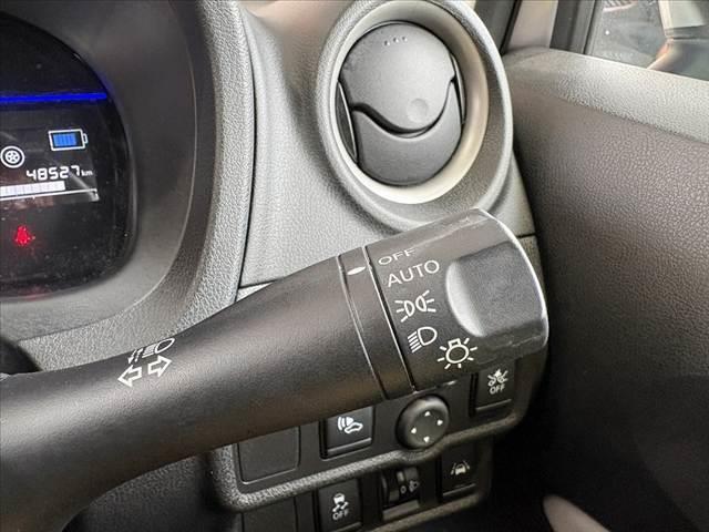 ノート e-パワー B 後期 エマブレ アラビュー インテリミラー Pスタート Aライト スマートキー バックソナー ETC SRSエアバック ISOFIXシート Pガラス ヘッドライトレベライザー 横滑り防止 電格ミラー(6枚目)