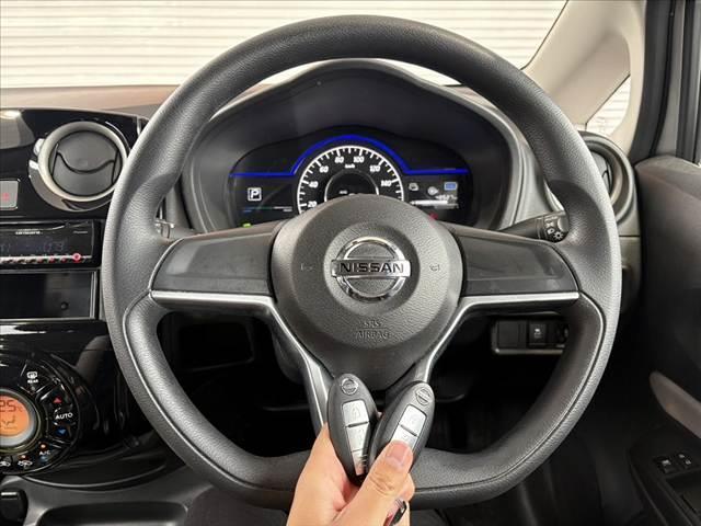 ノート e-パワー B 後期 エマブレ アラビュー インテリミラー Pスタート Aライト スマートキー バックソナー ETC SRSエアバック ISOFIXシート Pガラス ヘッドライトレベライザー 横滑り防止 電格ミラー(7枚目)