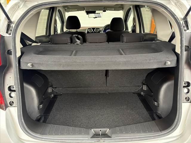 ノート e-パワー B 後期 エマブレ アラビュー インテリミラー Pスタート Aライト スマートキー バックソナー ETC SRSエアバック ISOFIXシート Pガラス ヘッドライトレベライザー 横滑り防止 電格ミラー(20枚目)