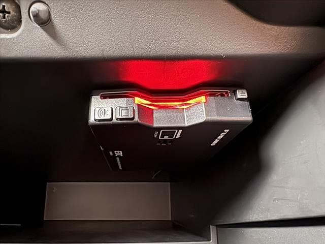 ノート e-パワー B 後期 エマブレ アラビュー インテリミラー Pスタート Aライト スマートキー バックソナー ETC SRSエアバック ISOFIXシート Pガラス ヘッドライトレベライザー 横滑り防止 電格ミラー(28枚目)