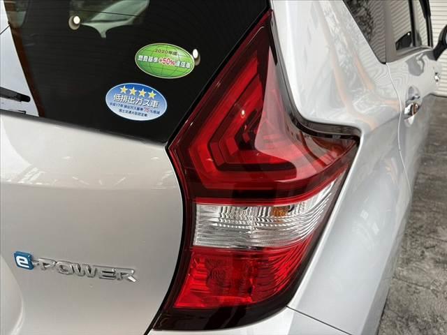 ノート e-パワー B 後期 エマブレ アラビュー インテリミラー Pスタート Aライト スマートキー バックソナー ETC SRSエアバック ISOFIXシート Pガラス ヘッドライトレベライザー 横滑り防止 電格ミラー(39枚目)