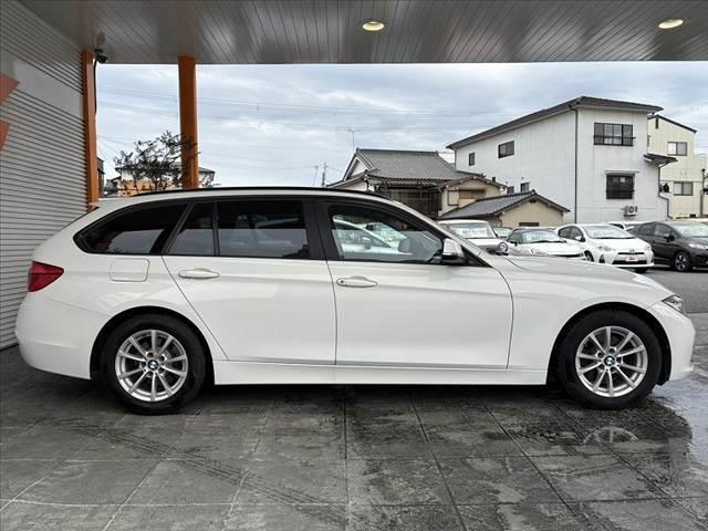 ３シリーズ ３１８ｉツーリング　車検整備付　後期　ナビ　Ｂモニ　ＬＥＤ　パワーシート　パワーバックドア　Ｐスタート　Ｐセンサー　Ｐガラス　Ａライト　Ａストップ　クルコン　スマートキー　革巻きステア　アームレスト　純正１６インチＡＷ（12枚目）